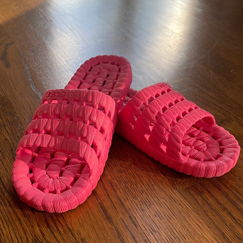 Tecs Sandals